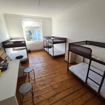 Kleines Zimmer Fuer Bis Zu 6 Personen Essen Exteriér fotografie